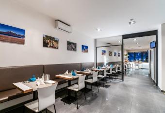 VV hotel & apartments has Balcony rooms