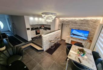 Roggendorf Zimmervermietung allows 18 year olds to book a room