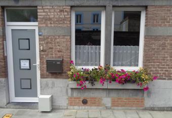 AU PIED DE L ABBAYE DE LEFFE has Balcony rooms