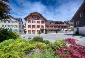 Ochsen Lenzburg allows 18 year olds to book a room