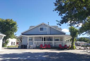 Canyon Country Inn has Balcony rooms
