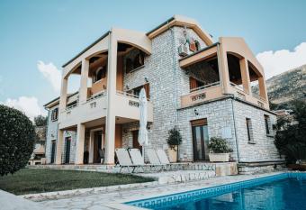 Villa Milena has Balcony rooms