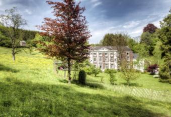 B&B Aux Quatre Bonniers allows 18 year olds to book a room