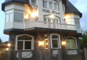 Apartment VILLA MERCI allows 18 year olds to book a room