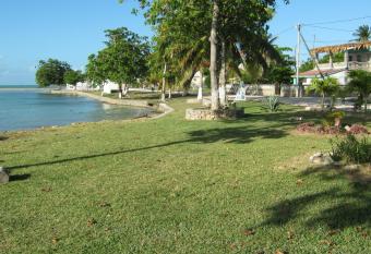 Fernando s Seaside has Balcony rooms