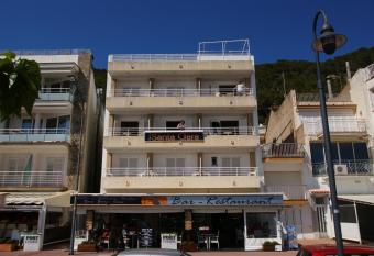 Hostal Santa Clara has Balcony rooms