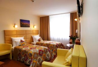 Aparthotel Adler allows 18 year olds to book a room