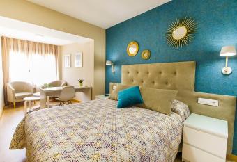 Hospeder  a Castilla Plaza Mayor has Balcony rooms