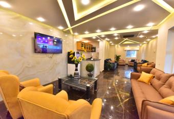 Al Farooq Hotel Apartments has Balcony rooms