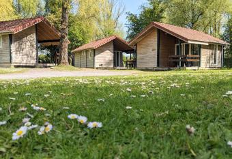 Camping Du Port De Plaisance has Balcony rooms