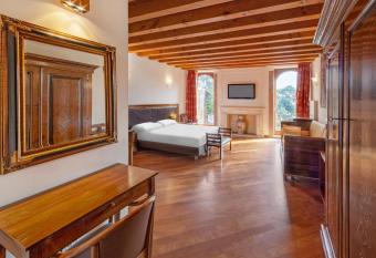 City Centre Rooms and Apartments allows 18 year olds to book a room