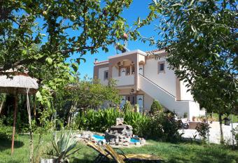 Shine Studios has Balcony rooms