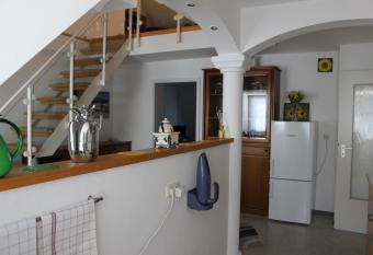 ZV-Scholtz Burghausen Wacker Stra  e 78 allows 18 year olds to book a room