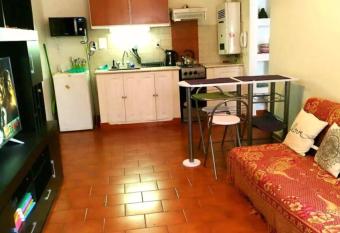 Nice Full Apartment Downtown Salta has rooms with a private hot tub