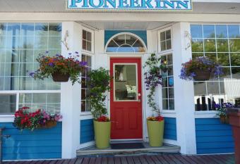 Pioneer Inns has Balcony rooms