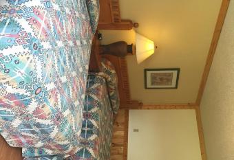 Z Bar Motel has Balcony rooms