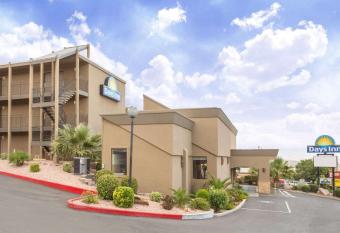 Days Inn by Wyndham St. George has Balcony rooms