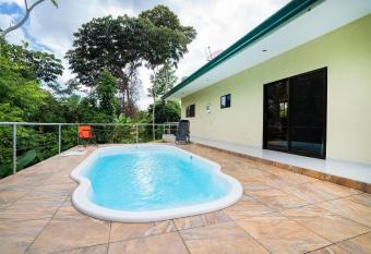 Toucan Villa Newer with WiFi & Pool - Digital Nomad Friendly has Balcony rooms