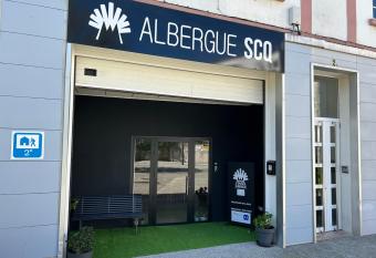 Albergue SCQ allows 18 year olds to book a room