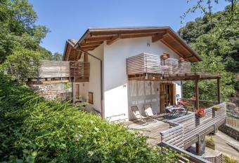 Sweet Laghel Apartments has Balcony rooms