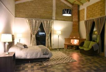 El Encino Cabin in Real del Monte allows 18 year olds to book a room