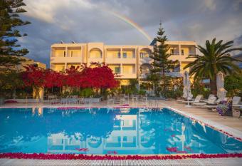 Kyparissia Beach Hotel has Balcony rooms