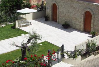 Villa Istonia has Balcony rooms