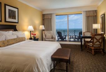 Sandpearl Resort has rooms with a private hot tub