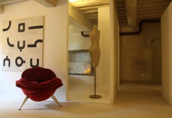 Art Suite Gallery allows 18 year olds to book a room