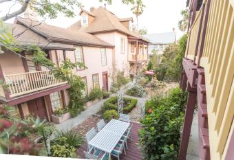 Casa De Solana Bed And Breakfast has Balcony rooms