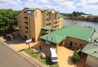 Burnett Riverside Hotel has Balcony rooms