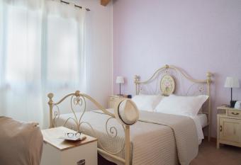 Agriturismo Ai Carpini allows 18 year olds to book a room