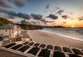 Tolcarne Beach Colonial Restaurant and Rooms has Balcony rooms