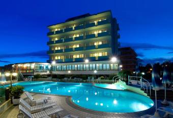 Strand Hotel Colorado has Balcony rooms