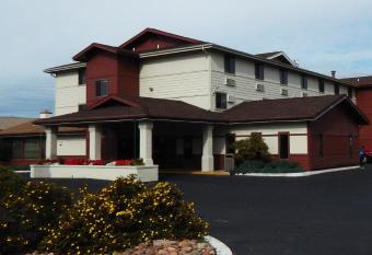 Fairbridge Inn & Suites Missoula allows 18 year olds to book a room