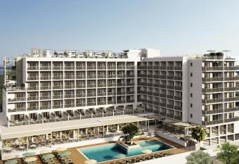 Universal Hotel Romantica has Balcony rooms