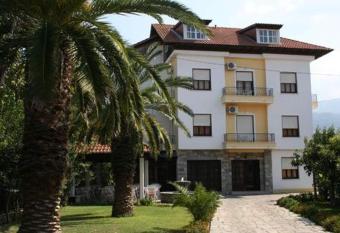 Vicky Rooms & Apartments has Balcony rooms