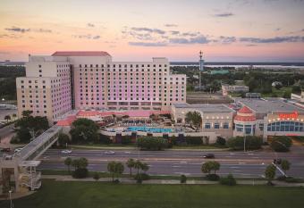 Harrah's Gulf Coast has Smoking rooms