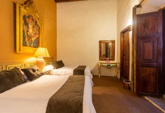 Hosteria Del Frayle has Balcony rooms