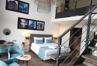 Relais Saint Jacques - Ch  teauroux has Balcony rooms