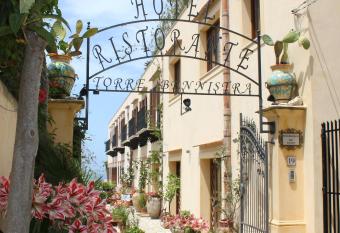 Torre Bennistra has Balcony rooms