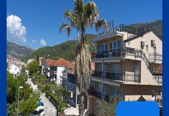 D&D Apartments has Balcony rooms