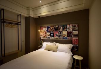 Sakagami Hotel has Balcony rooms