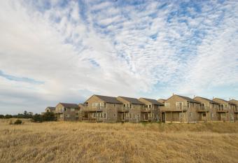 Lighthouse Oceanfront Resort has Balcony rooms