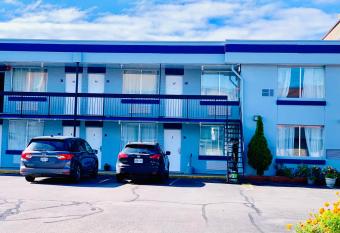 Knights Inn North Bay allows 18 year olds to book a room