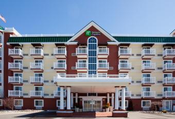 Holiday Inn Express & Suites Petoskey By IHG has Balcony rooms