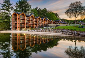 Center Harbor Inn has Balcony rooms