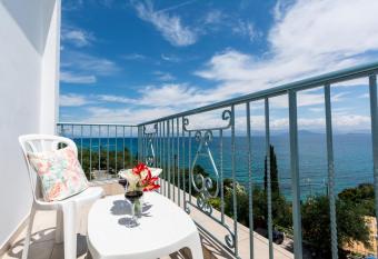 Corfu Aquamarine has Balcony rooms