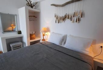 Marietta has Balcony rooms