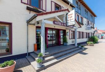 Hotel Eydt Kirchheim allows 18 year olds to book a room